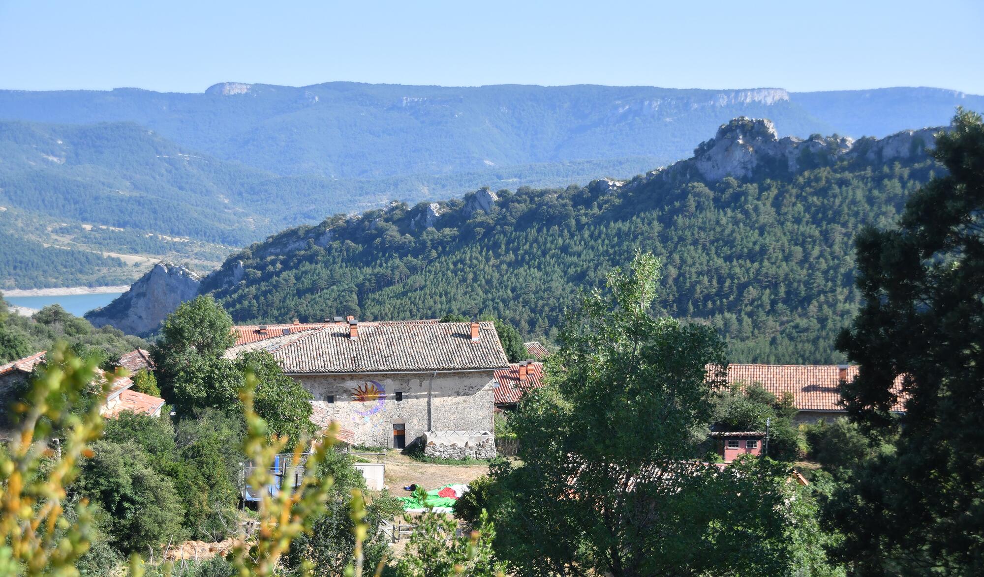 El pueblo ocupado de Lakabe en Navarra.